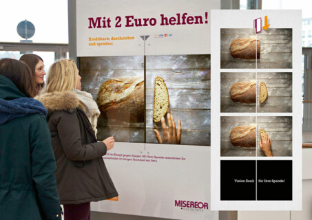 Artikelbild für: Guerilla Marketing auf der Frankfurter Buchmesse: Fliegen mit Bannern als Werbebotschafter