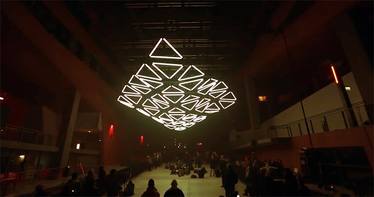 Artikelbild für: GRID: eine monumentale, kinetische Lichtinstallation bei der Fête des Lumières