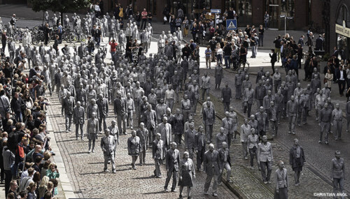 Artikelbild für: Protest Performance zum G20 Gipfel in Hamburg: 1000 Gestalten