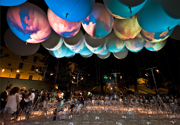 Artikelbild für: Installation & Eventüberdachung aus Ballons: „Clouds“ von ma0